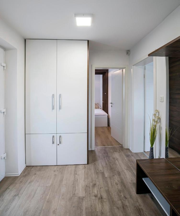 Apartments Vila Apolonia 卢布尔雅那 外观 照片